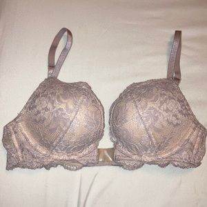 Women’s Victoria’s Secret Very Sexy all over lace Push up plunge bra